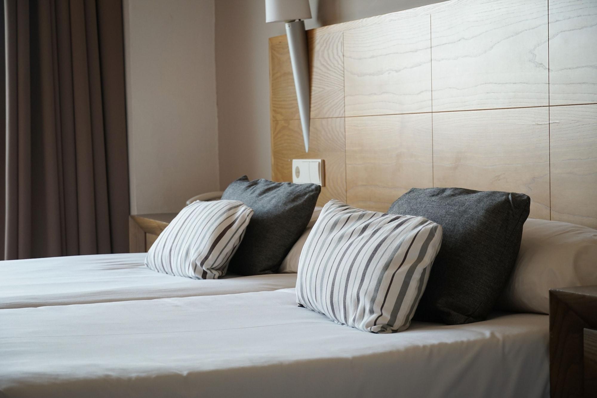 Hotel Ohtels Campo De Gibraltar à La Línea de la Concepción Extérieur photo