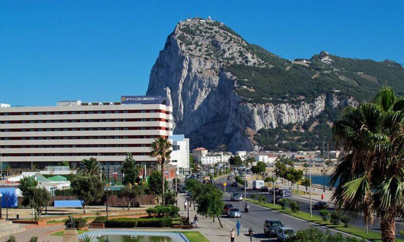 Hotel Ohtels Campo De Gibraltar à La Línea de la Concepción Extérieur photo