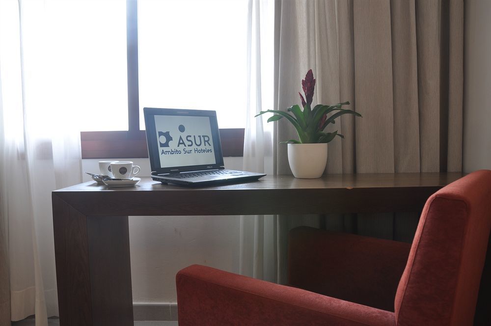 Hotel Ohtels Campo De Gibraltar à La Línea de la Concepción Extérieur photo
